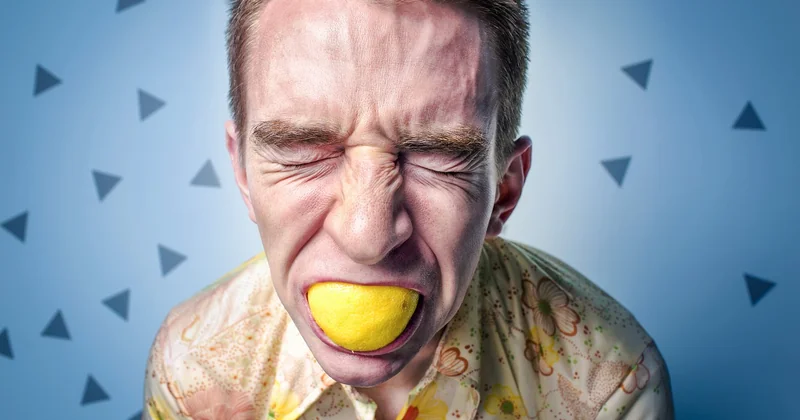 Jus de citron à jeun : est-ce vraiment dangereux ?
