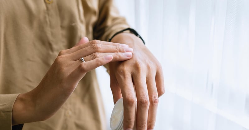 Staphylocoque peau : reconnaître les symptômes et se soigner vite
